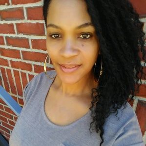 Meet your Posher, April